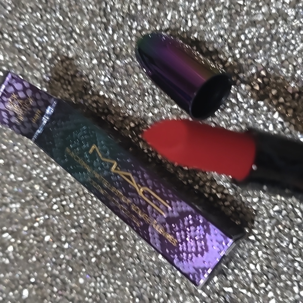 LUCK BE A LIPSTICK MAC DISCONTINUED Macximal Lipstick NWT - Picture 4 of 6